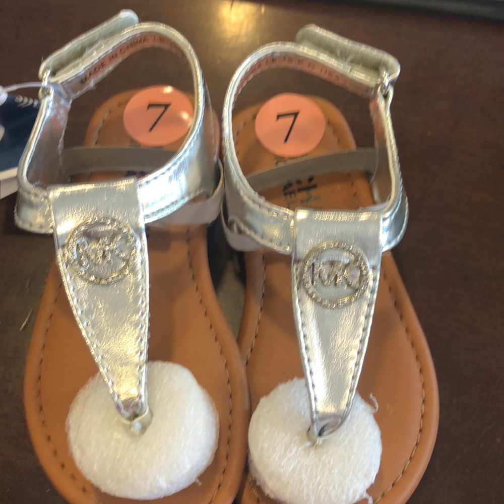 Kids Michael Kors silver sandals new w/tags size 7